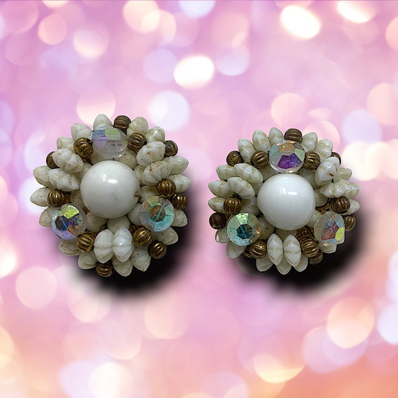 Vintage 1960's White Beaded Clip On Cluster Earrings Rhinestones Runway Couture - Picture 1 of 6